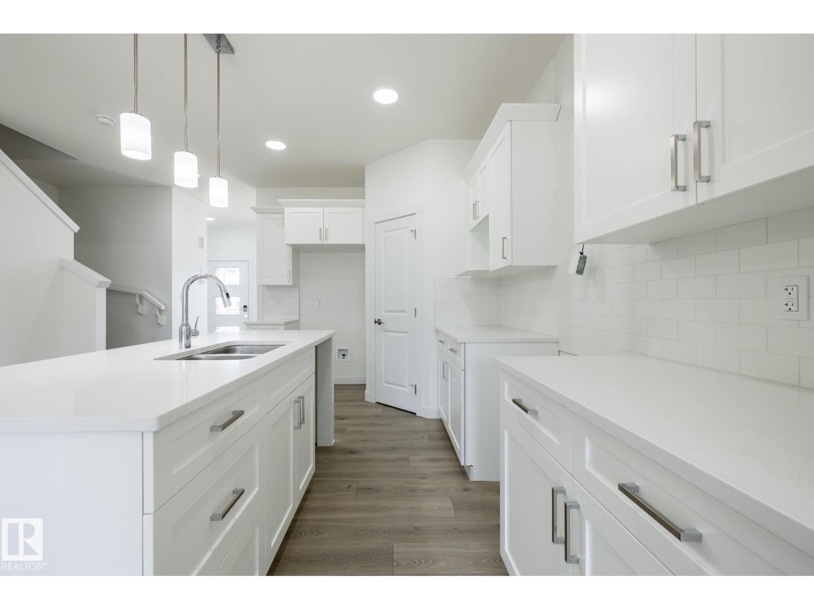 610 Ashgrove Ci Property Photo 10