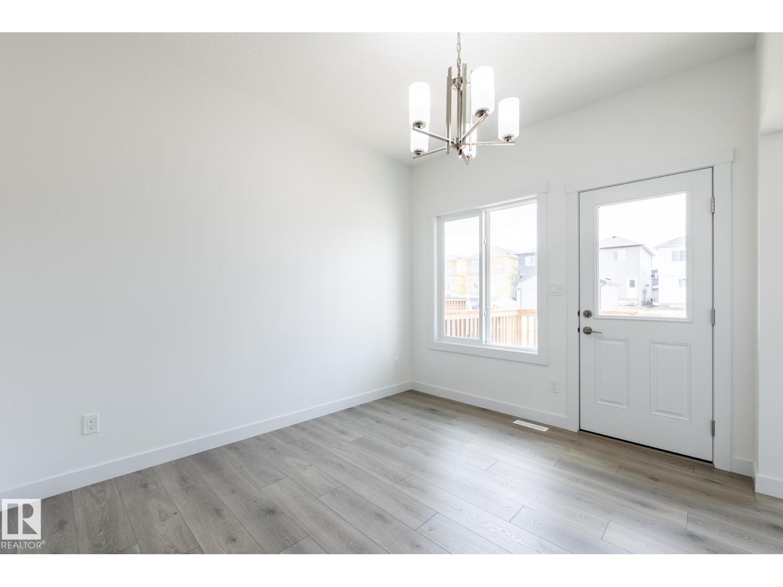 610 Ashgrove Ci Property Photo 11