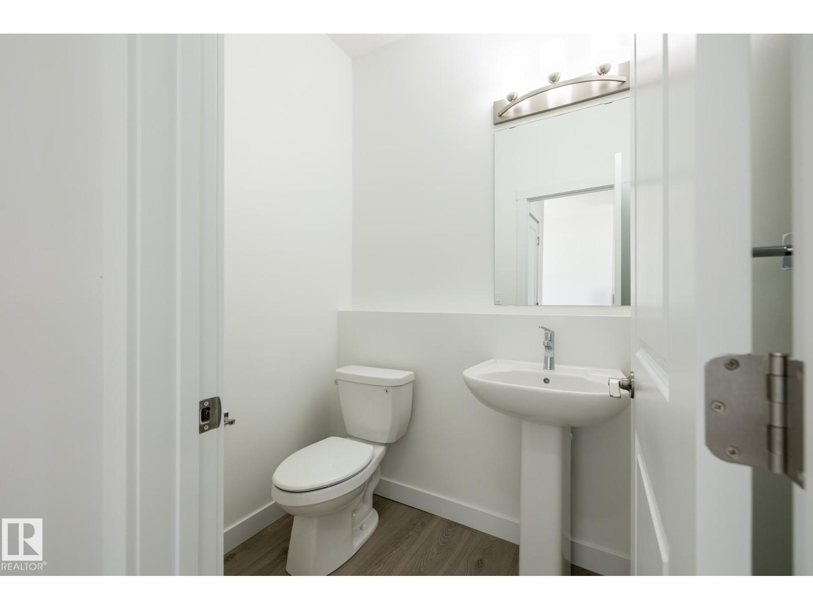 610 Ashgrove Ci Property Photo 12