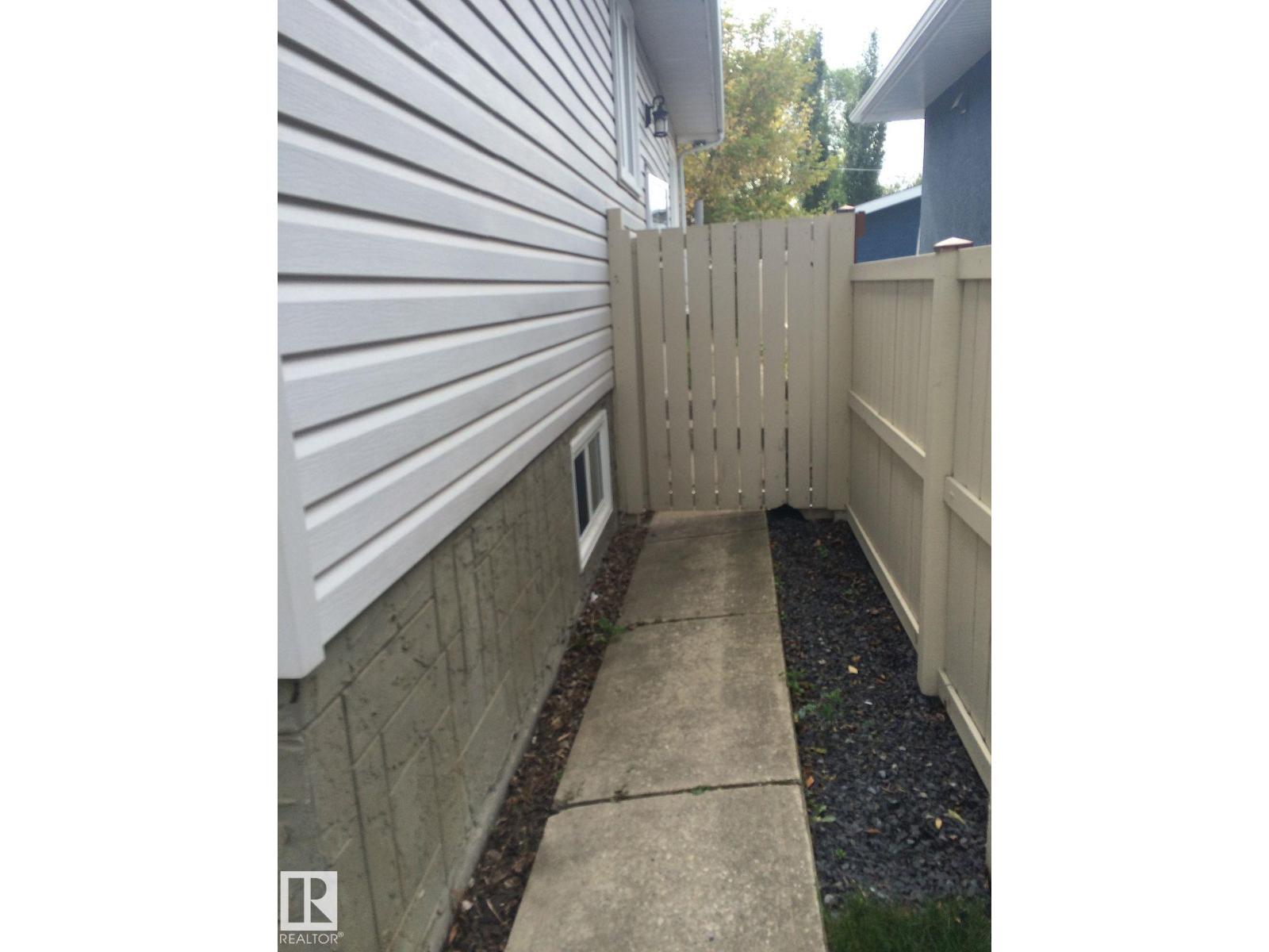 7921 97 Av Nw Property Photo 10