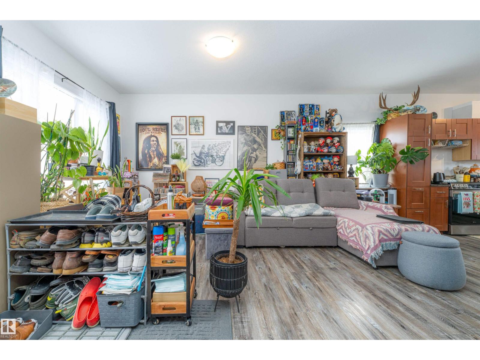 5222 50 St Property Photo 5