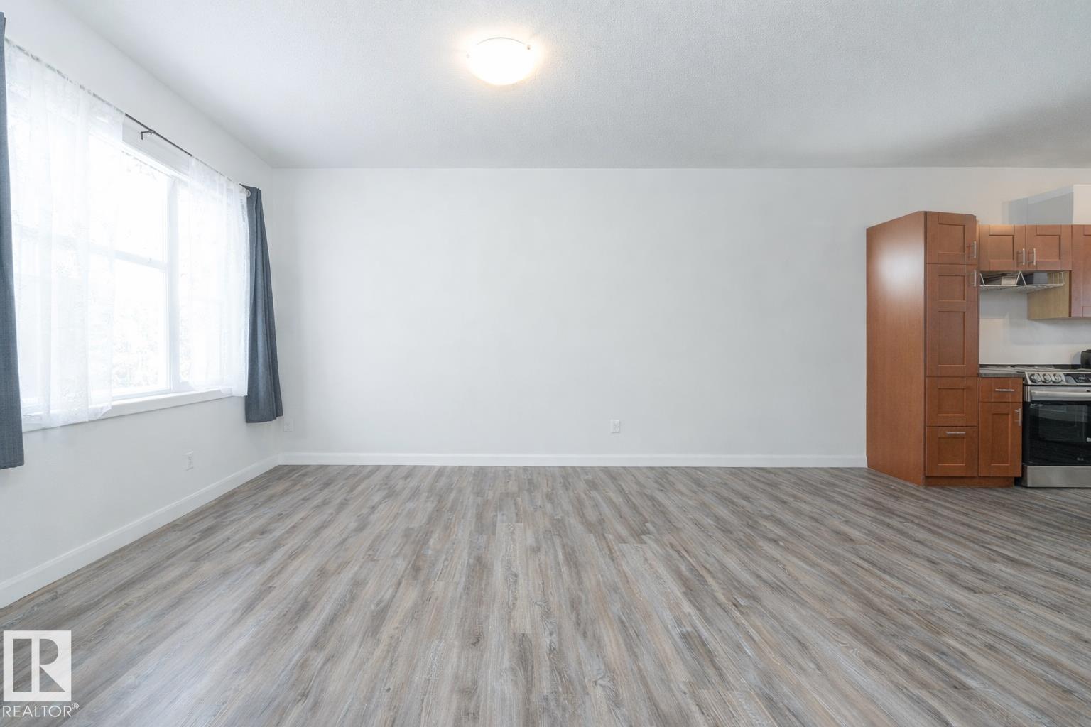 5222 50 St Property Photo 23