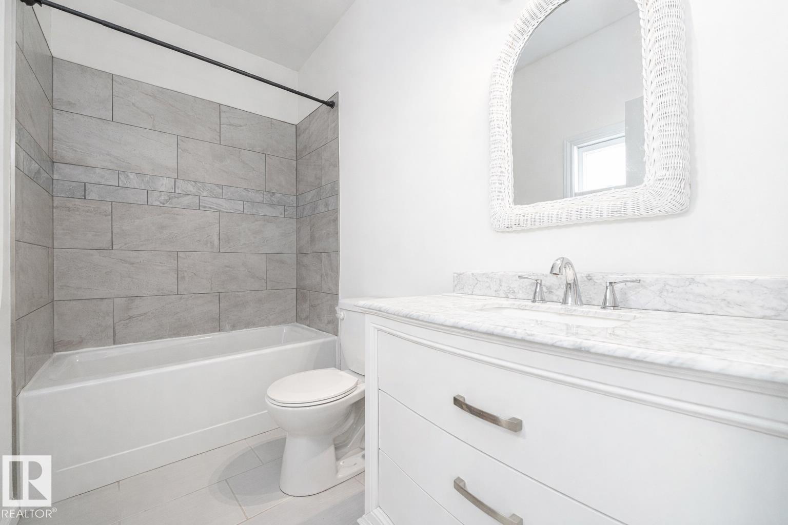 5222 50 St Property Photo 24