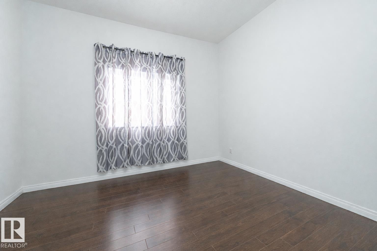 5222 50 St Property Photo 25