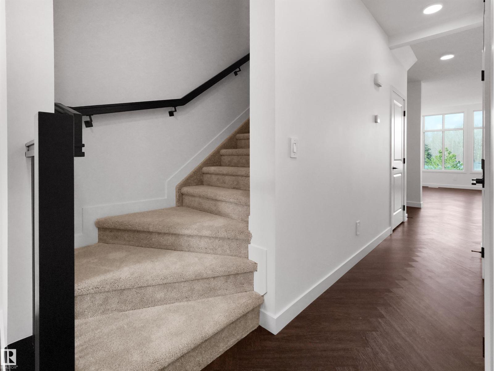 20624 43 Av Nw Property Photo 6