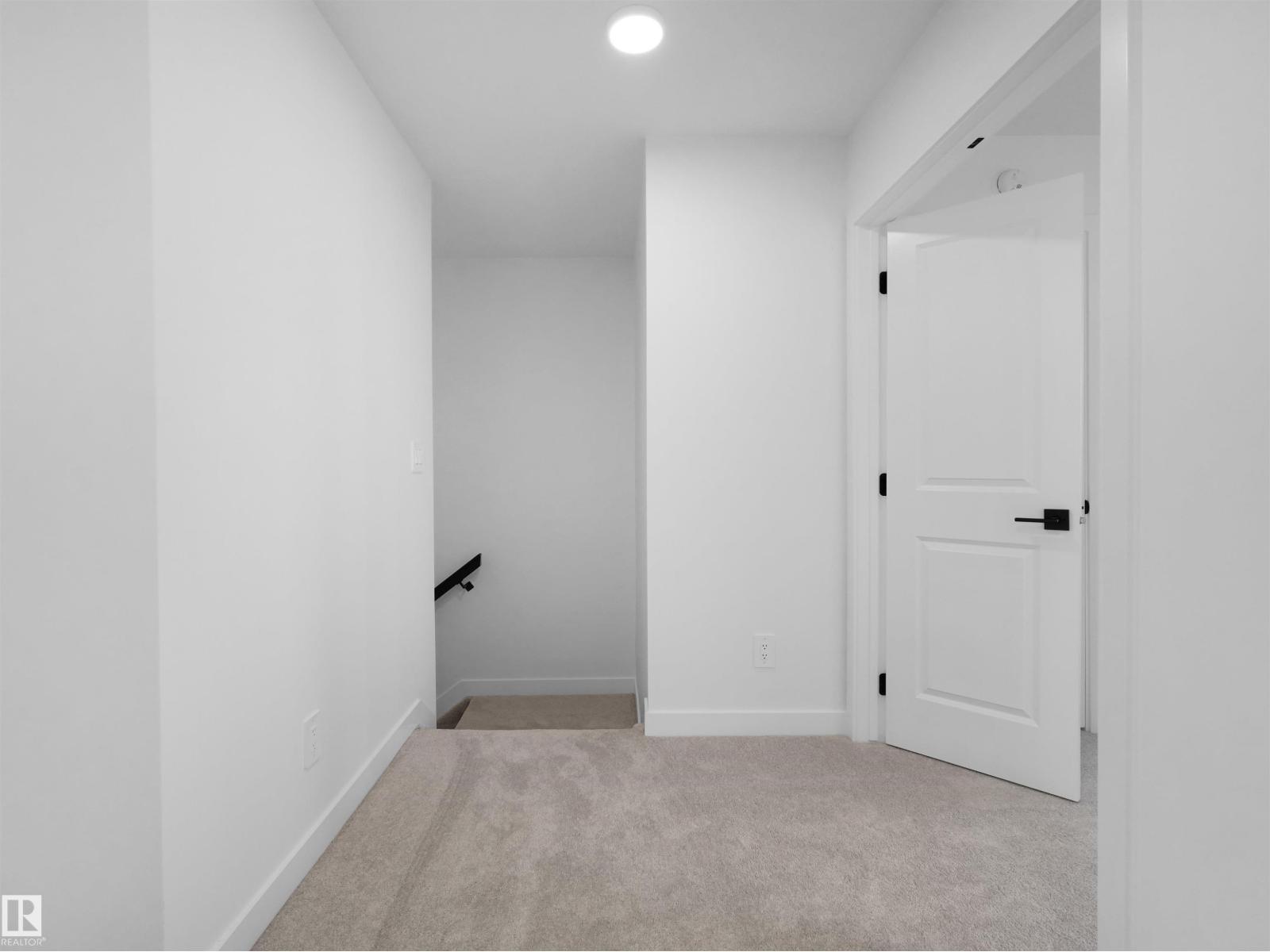 20624 43 Av Nw Property Photo 21
