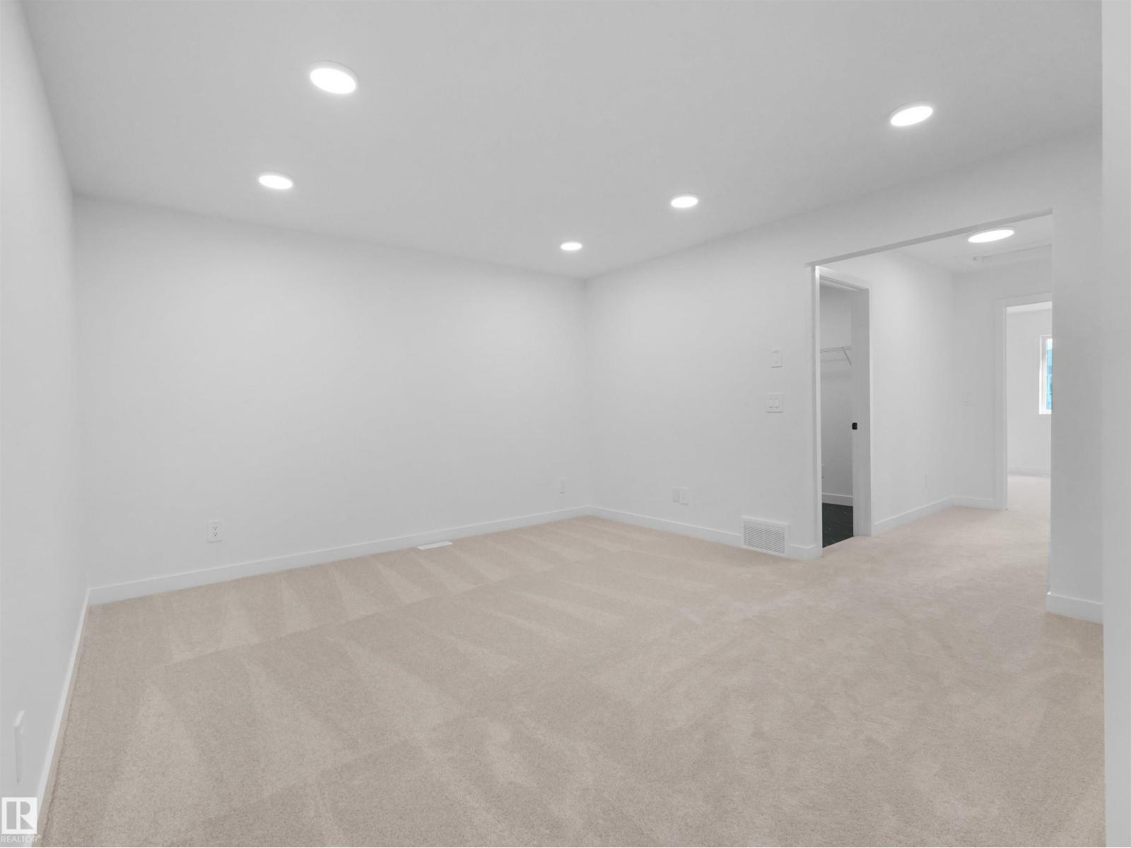20624 43 Av Nw Property Photo 22