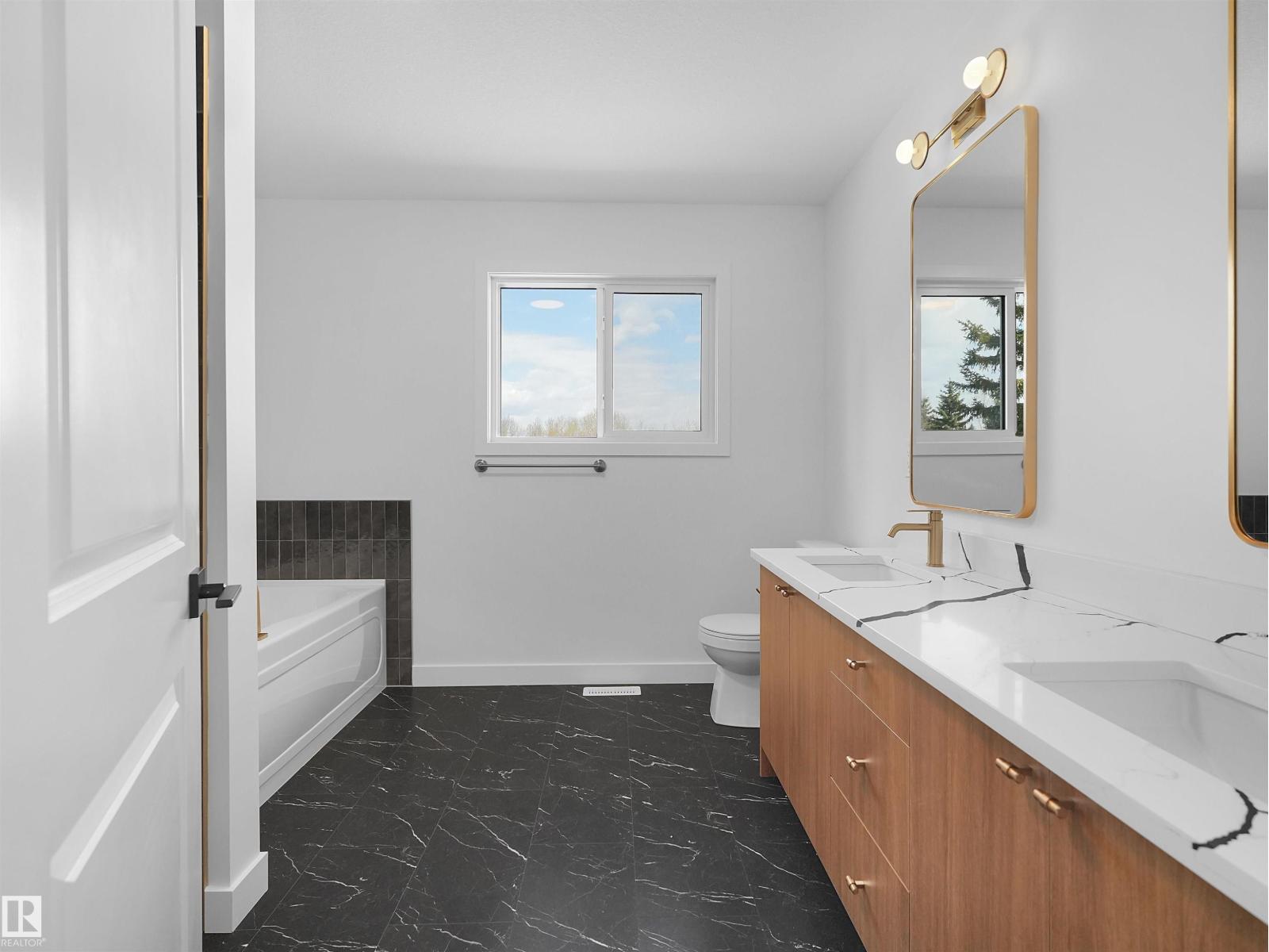 20624 43 Av Nw Property Photo 28