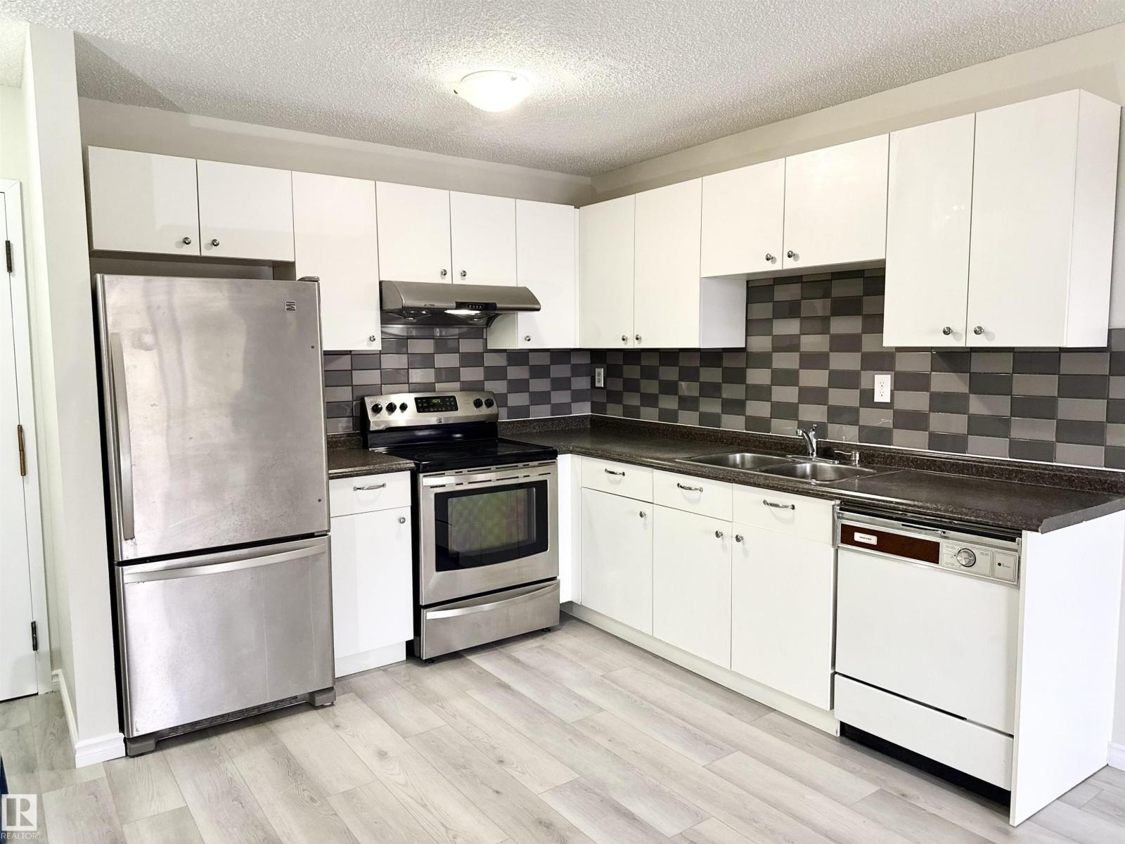 #307 1620 48 St Nw Property Photo 7