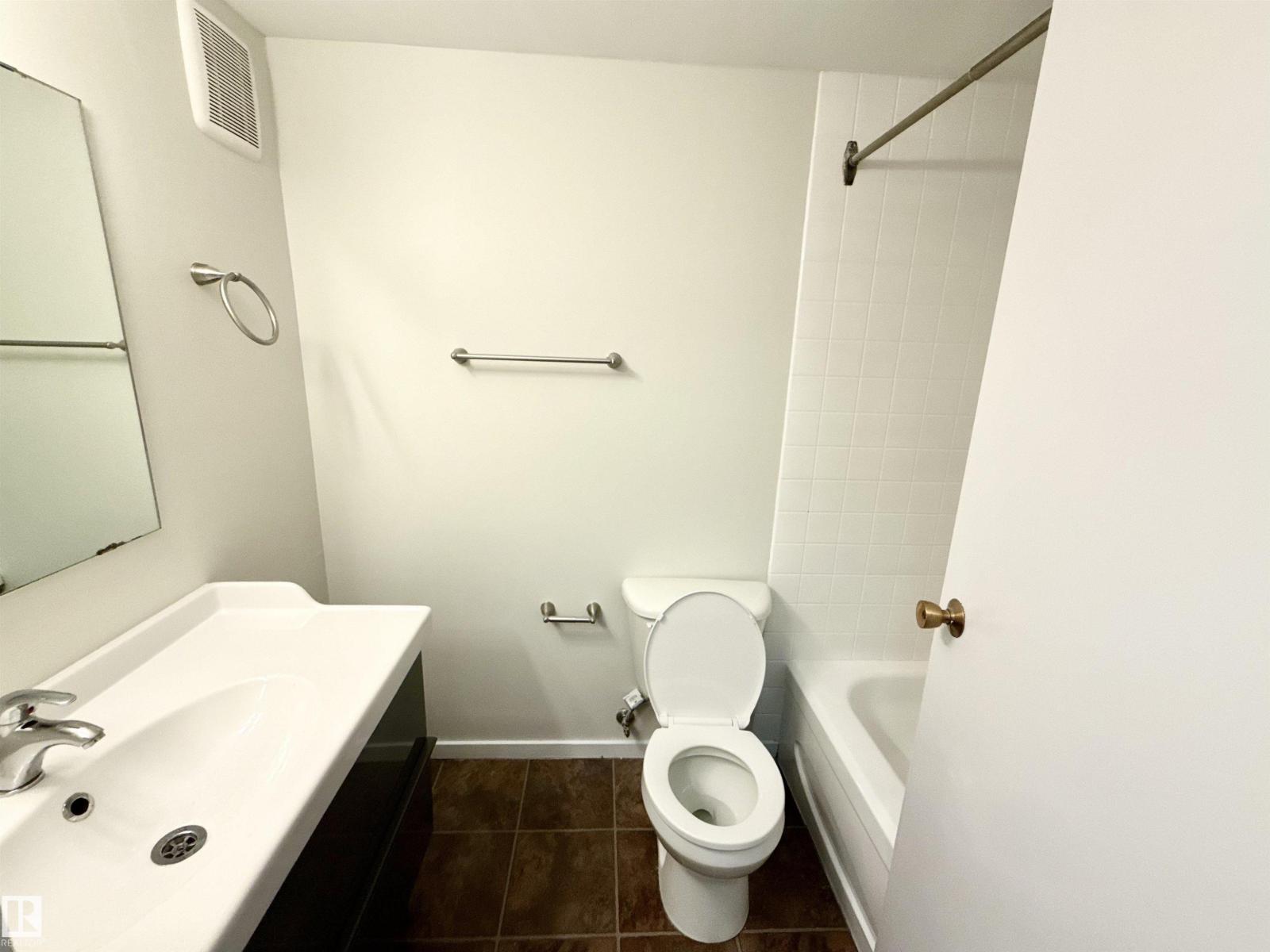 #307 1620 48 St Nw Property Photo 20