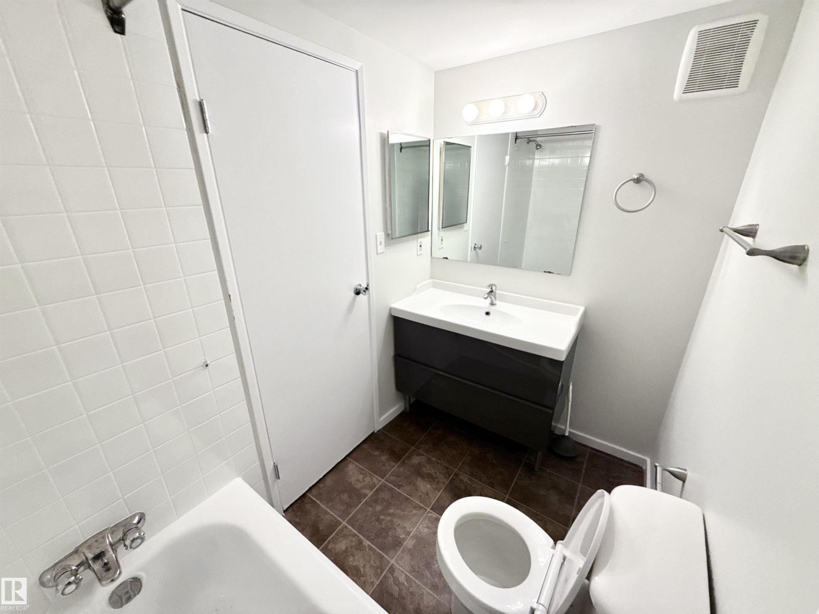 #307 1620 48 St Nw Property Photo 21