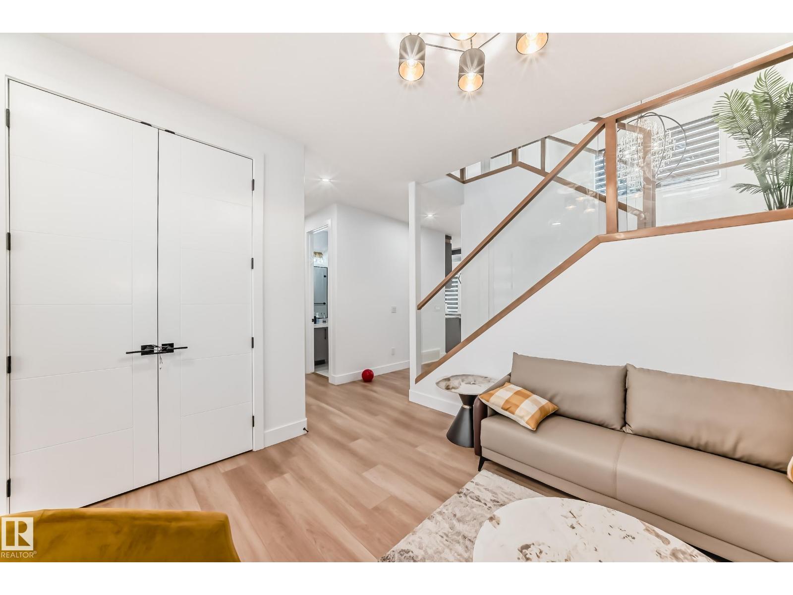 15108 11 St Nw Property Photo 6
