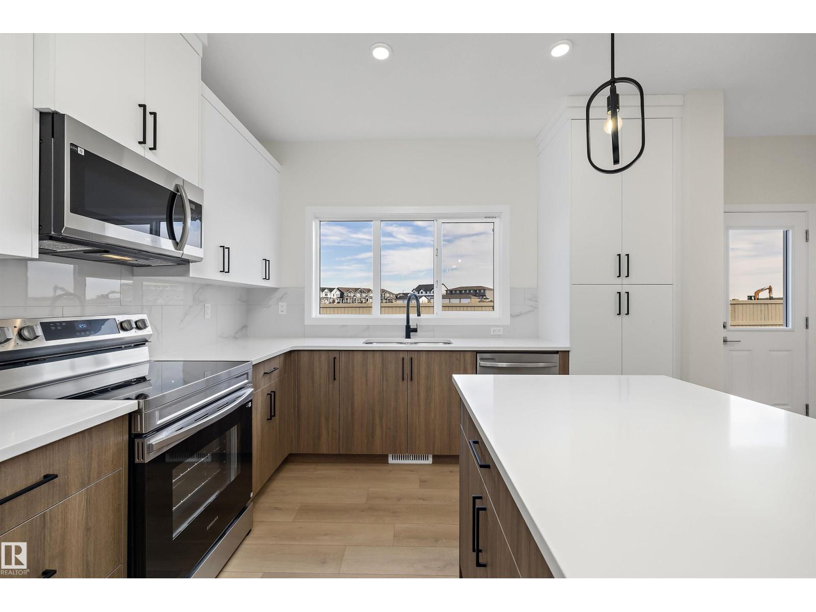 5317 HAWTHORN CL SW Property Photo 1