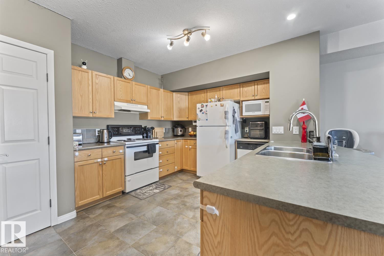 #107 801 11 St Property Photo 4