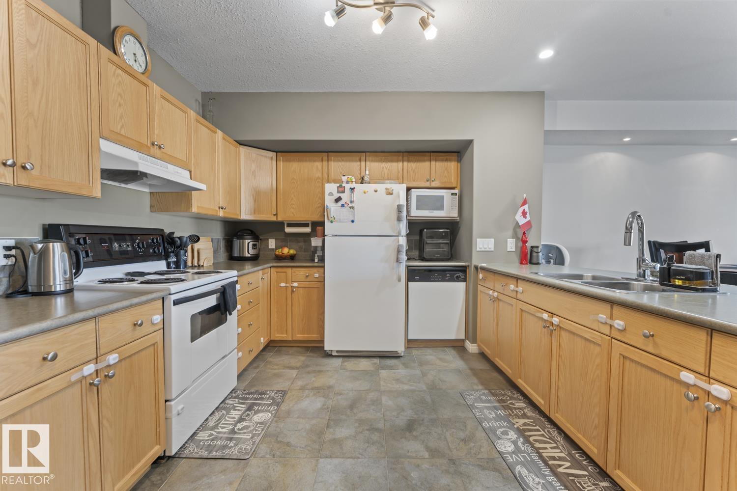 #107 801 11 St Property Photo 5