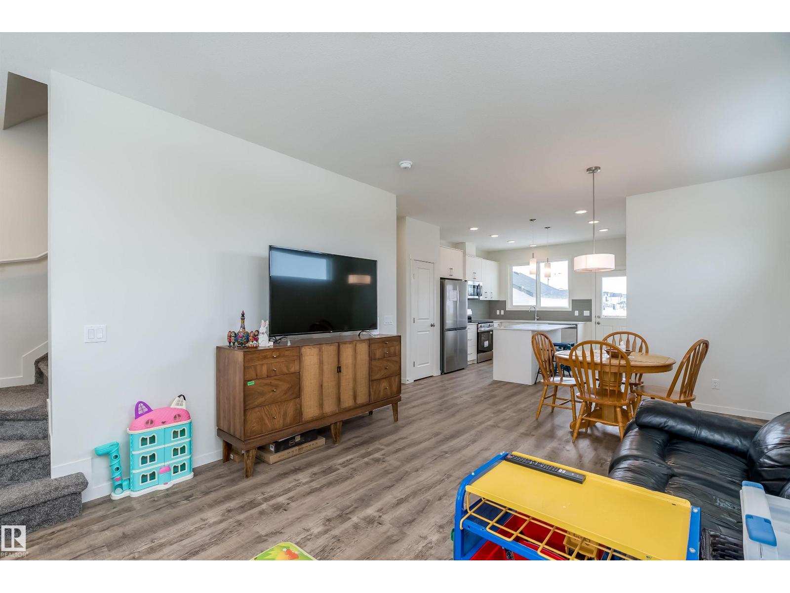 330 Edgemont Dr Nw Property Photo 8