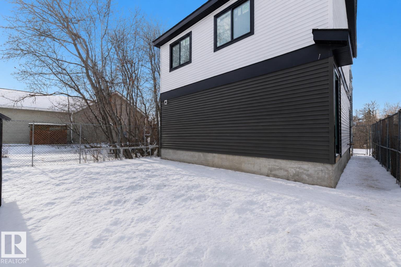 7927 112s Av Nw Property Photo 3