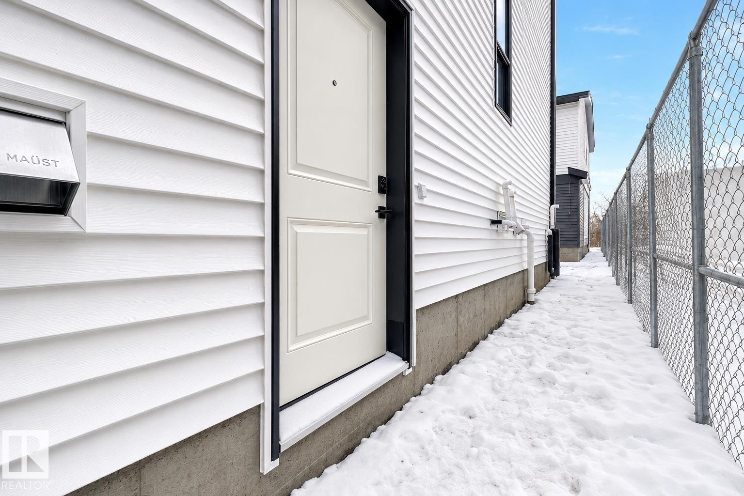 7927 112s Av Nw Property Photo 5