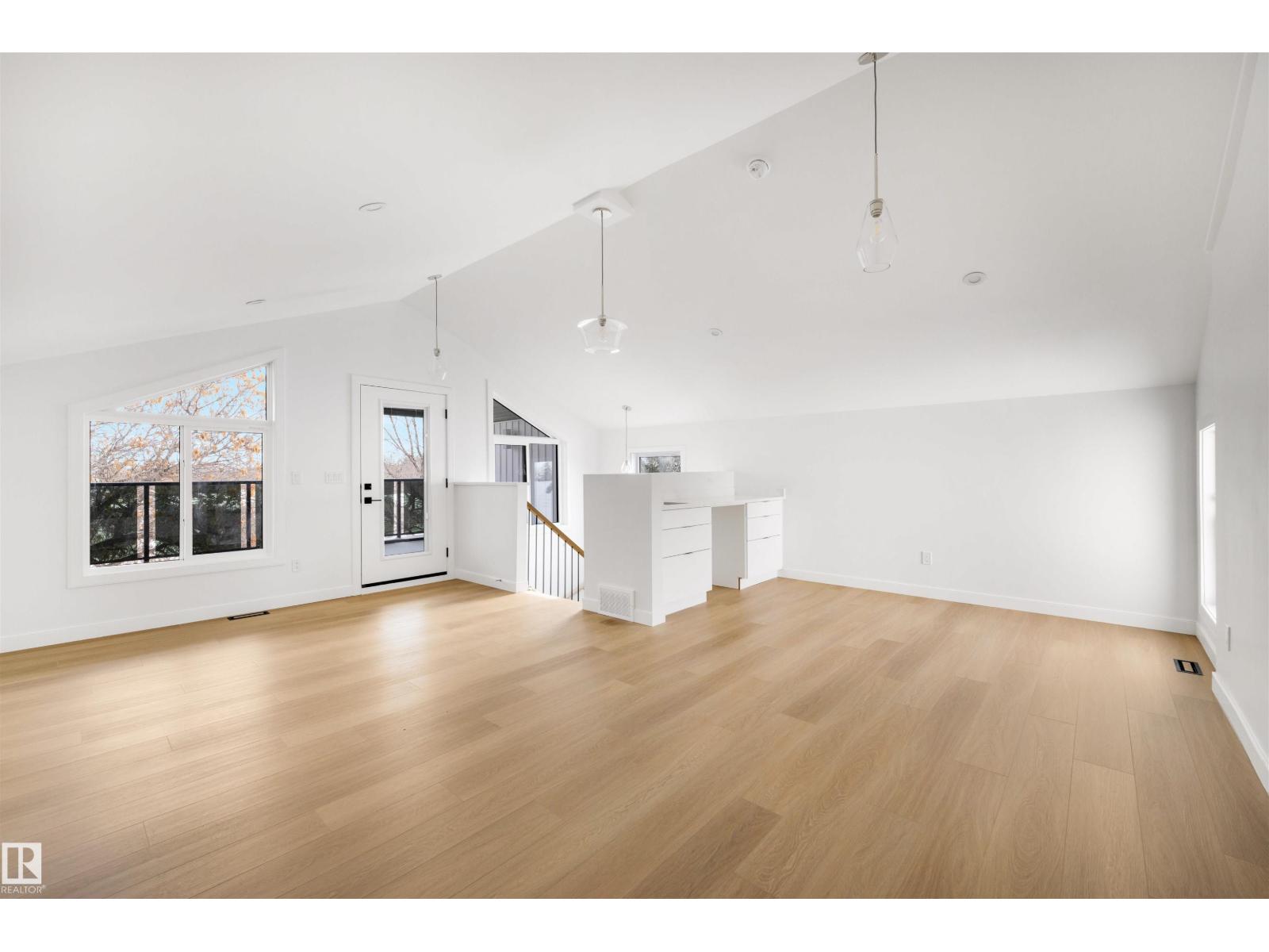 7927 112s Av Nw Property Photo 18