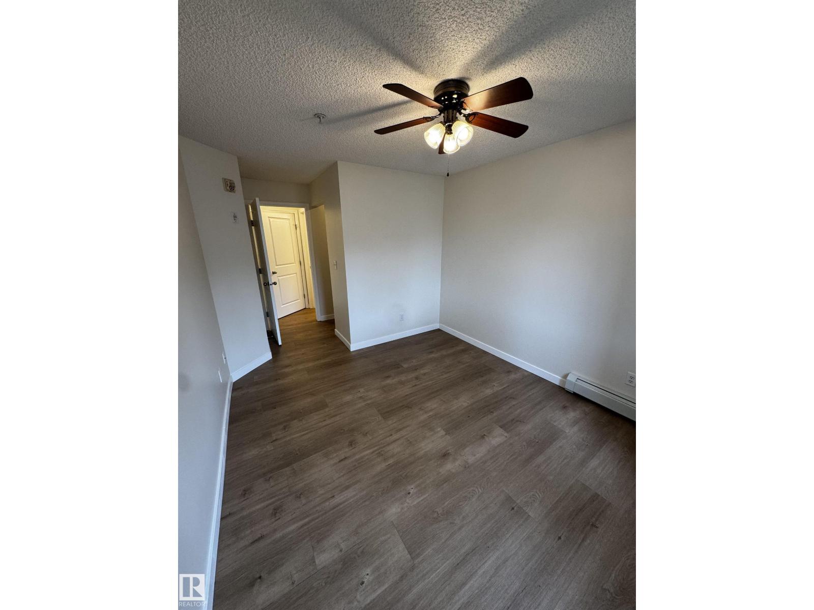 #136 16221 95 St Nw Property Photo 6