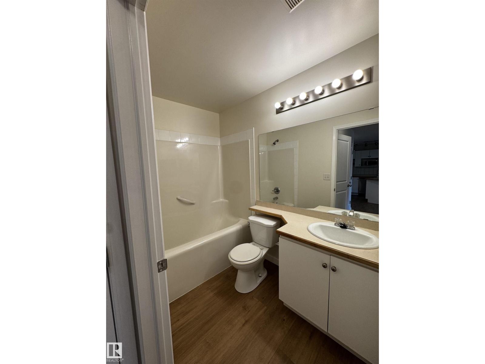#136 16221 95 St Nw Property Photo 8