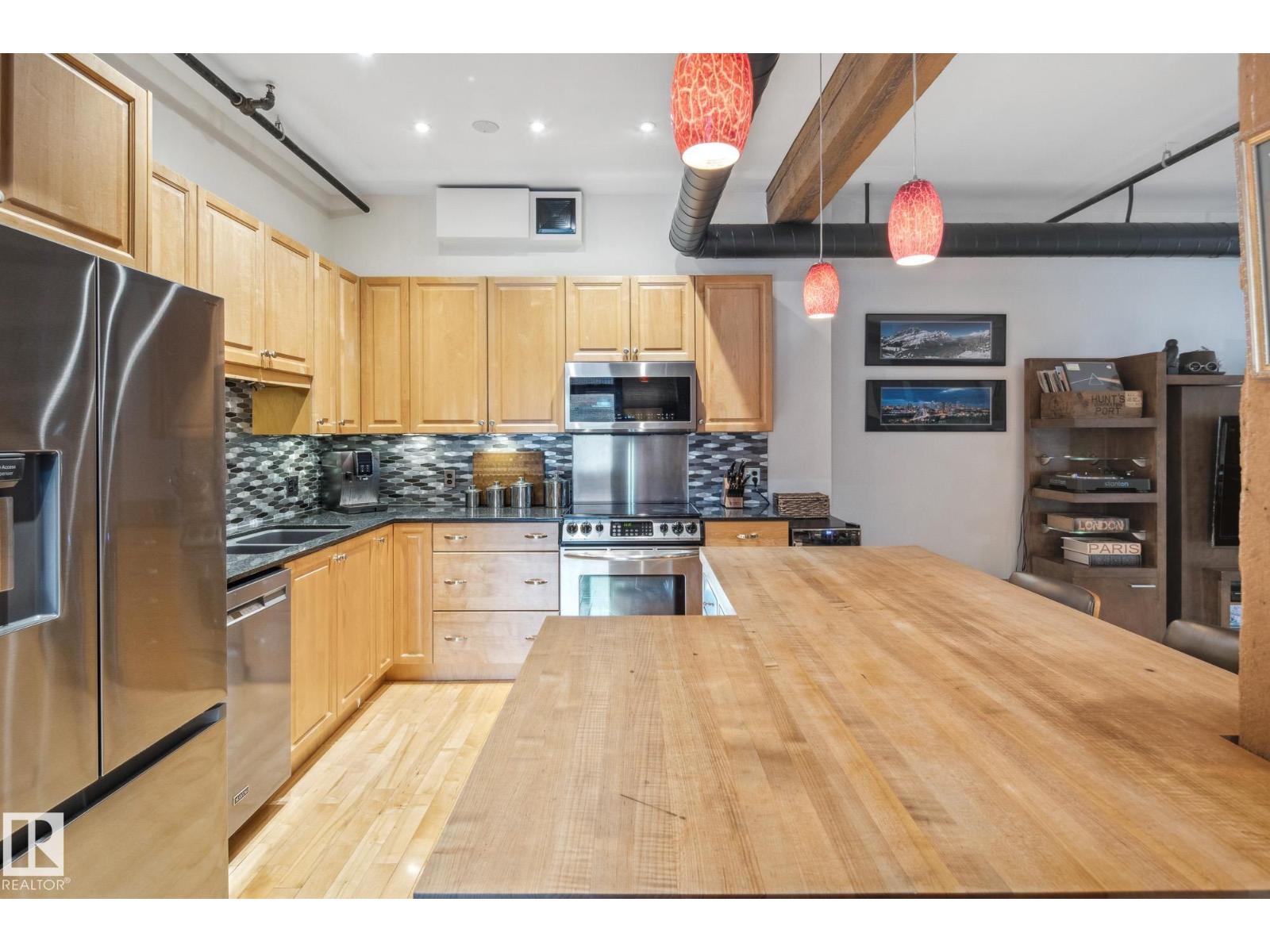 #302 10169 104 St Nw Property Photo 5