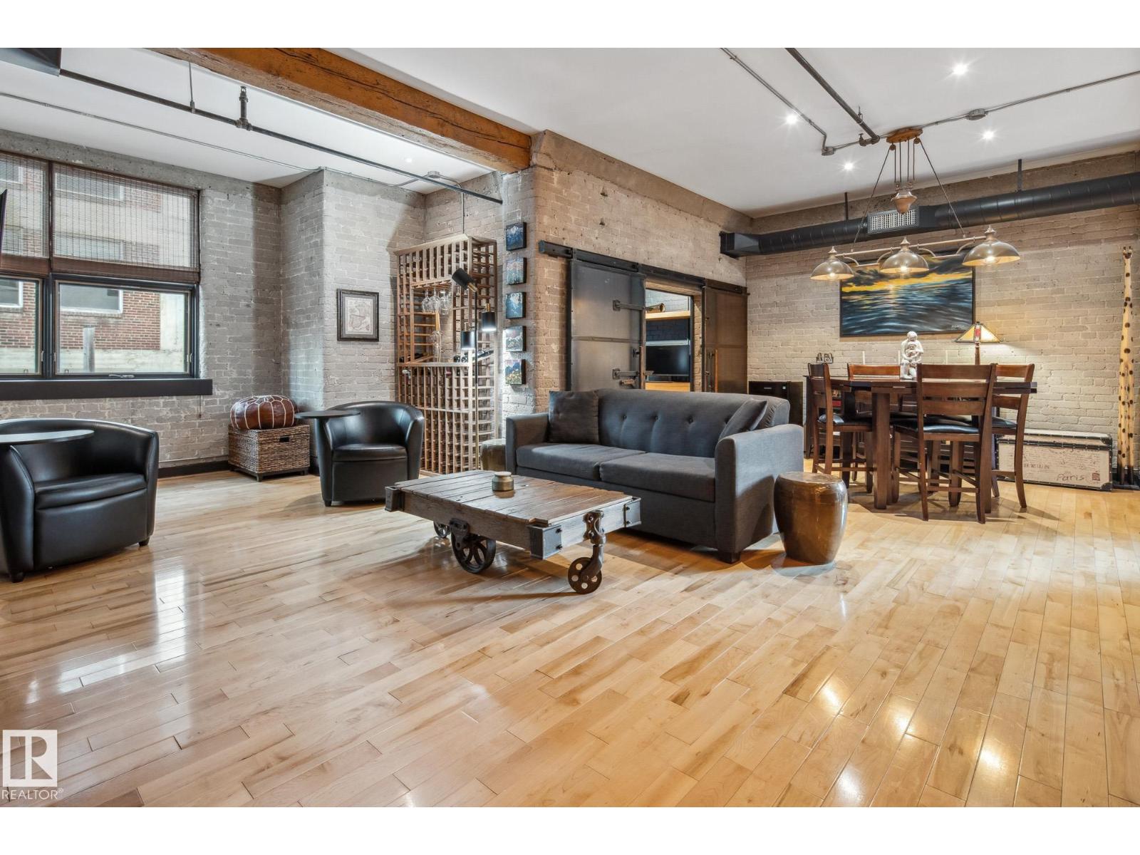 #302 10169 104 St Nw Property Photo 11