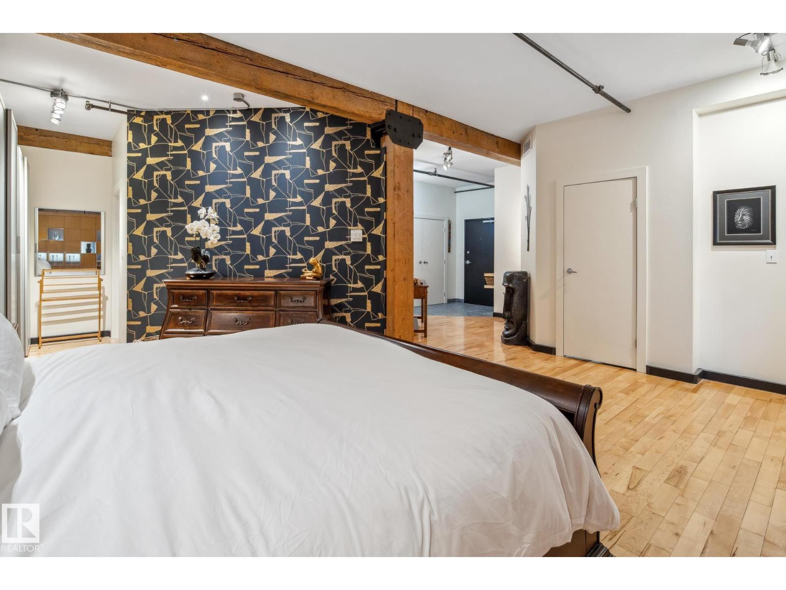 #302 10169 104 St Nw Property Photo 29