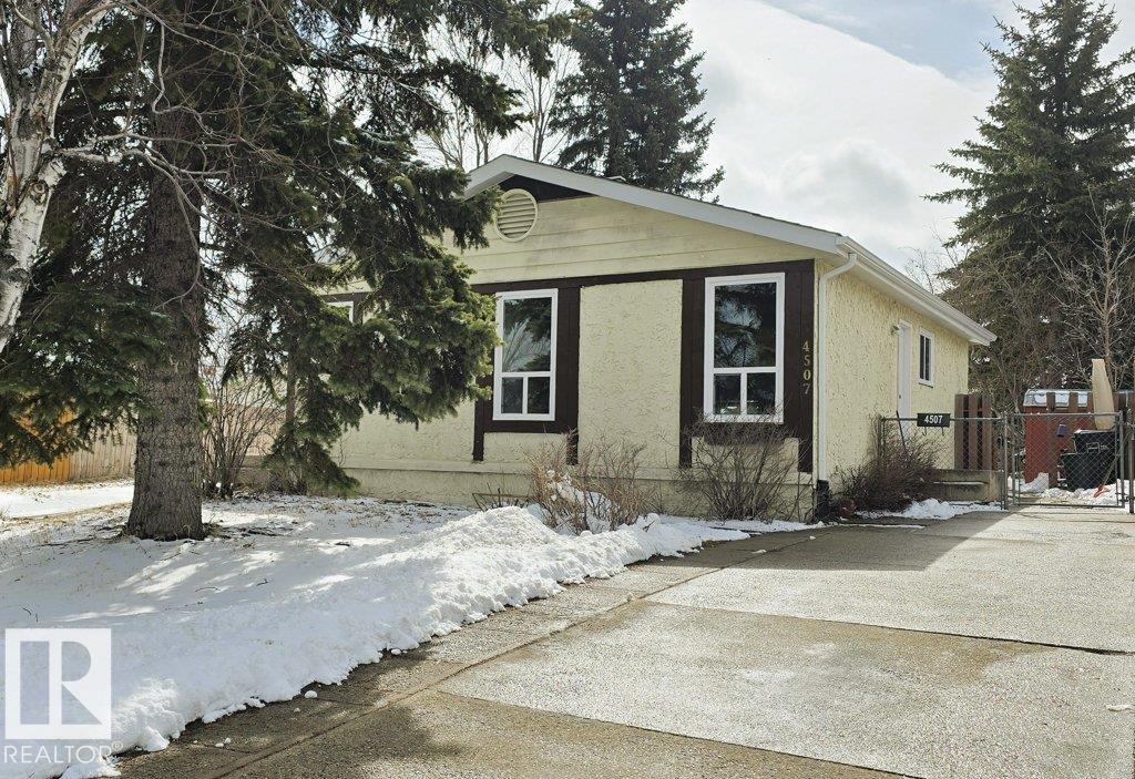 4507 35 AV NW Property Photo 1