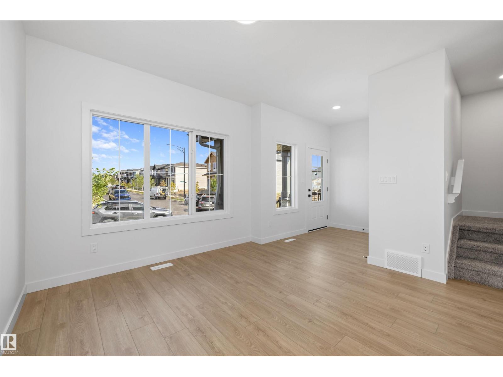 17544 63 St Nw Property Photo 4