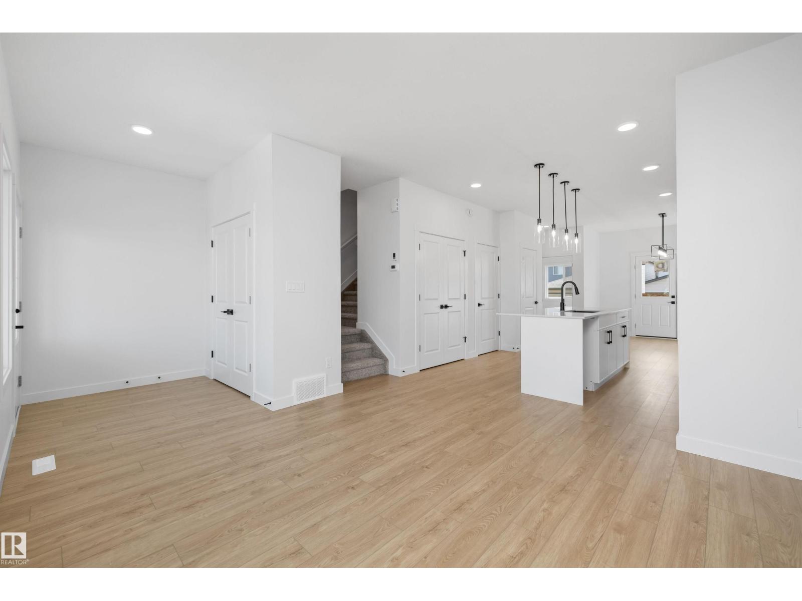 17544 63 St Nw Property Photo 9