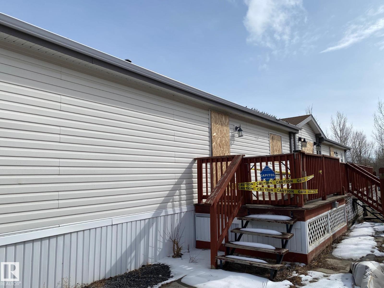 4816 48 Av Property Photo 3