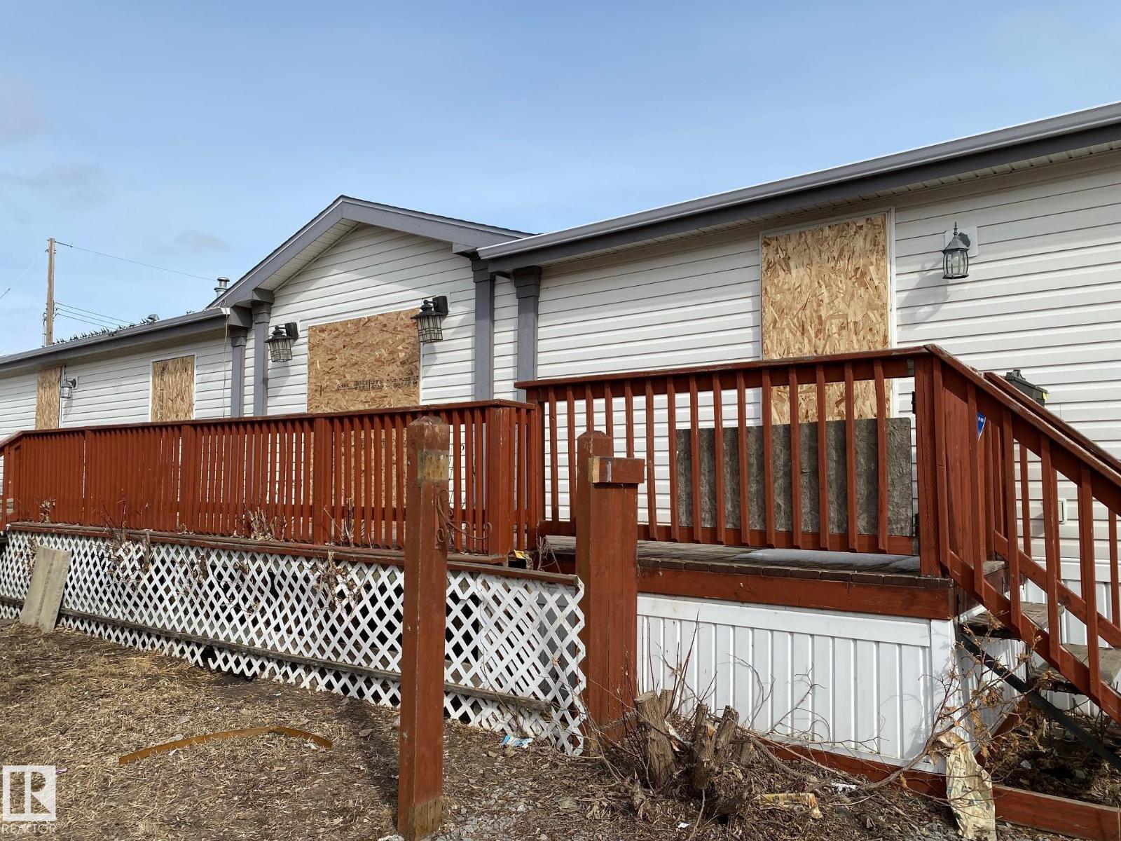 4816 48 Av Property Photo 5
