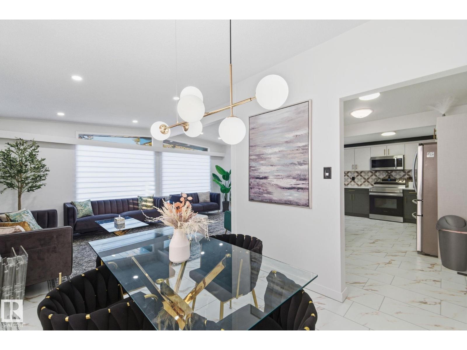 8043 135 Av Nw Property Photo 12