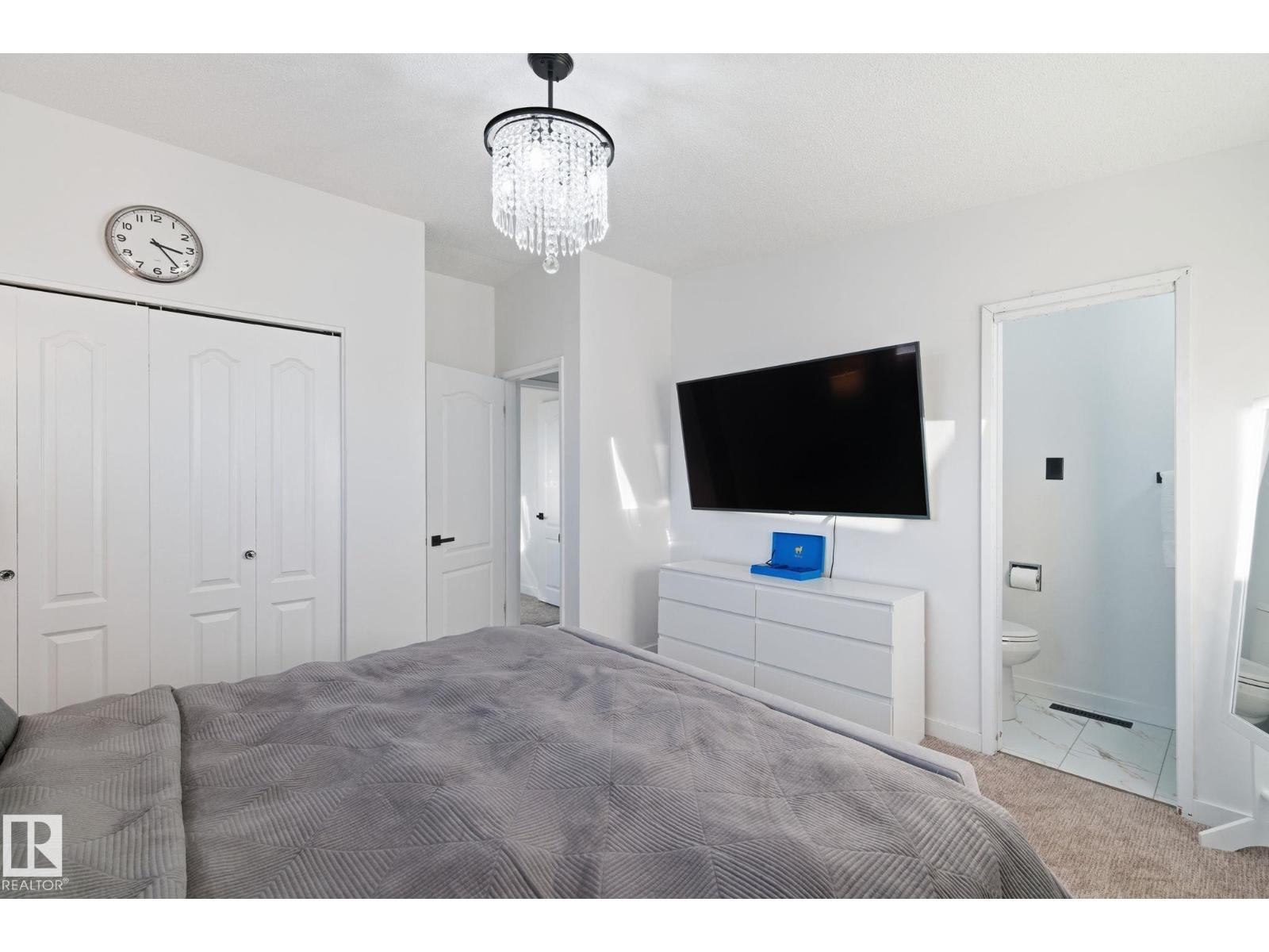 8043 135 Av Nw Property Photo 23