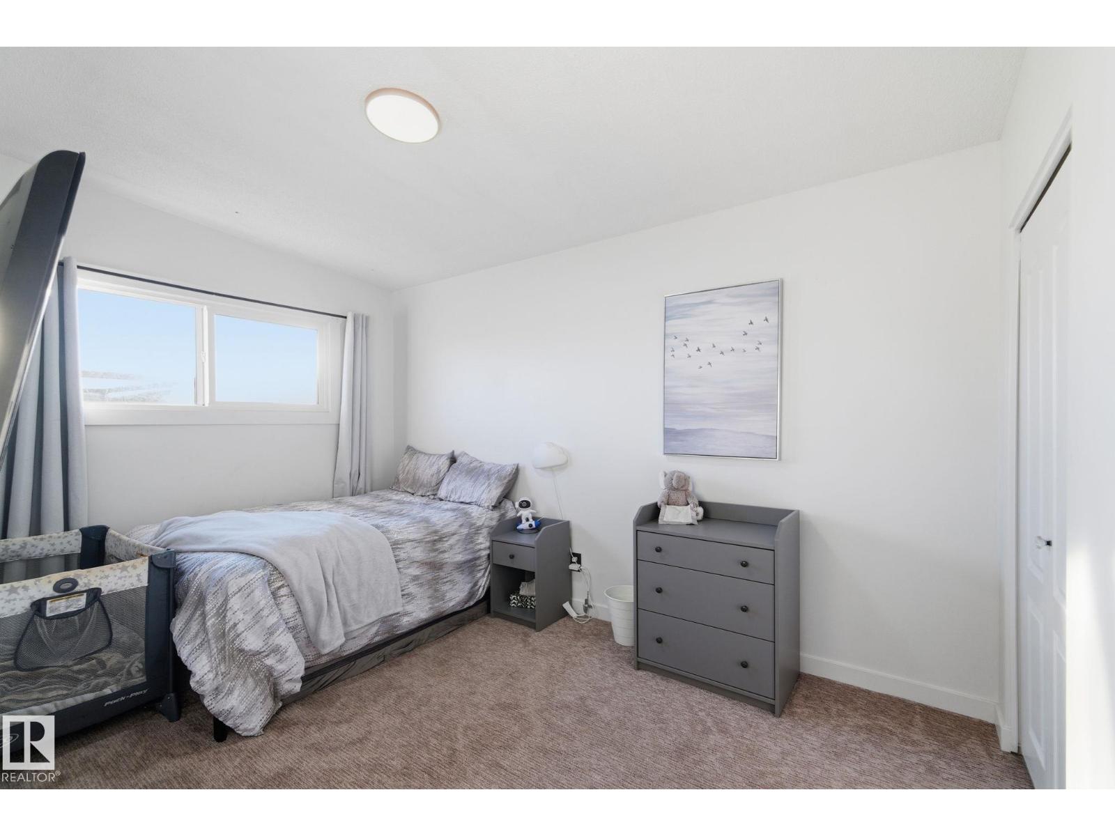 8043 135 Av Nw Property Photo 25