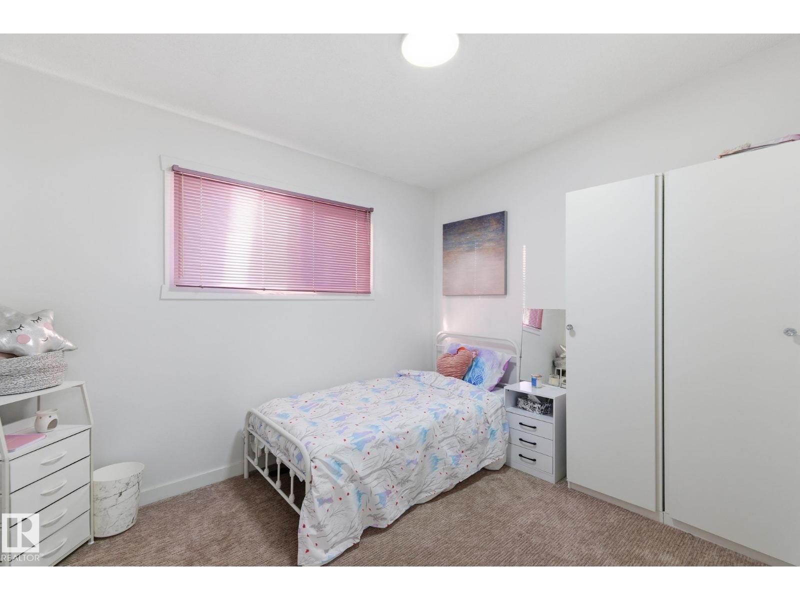 8043 135 Av Nw Property Photo 28