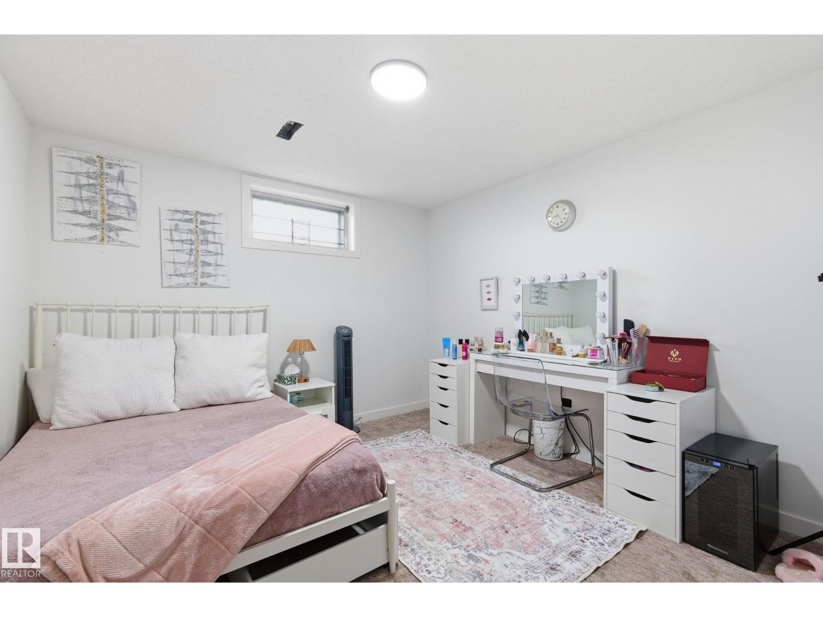 8043 135 Av Nw Property Photo 37