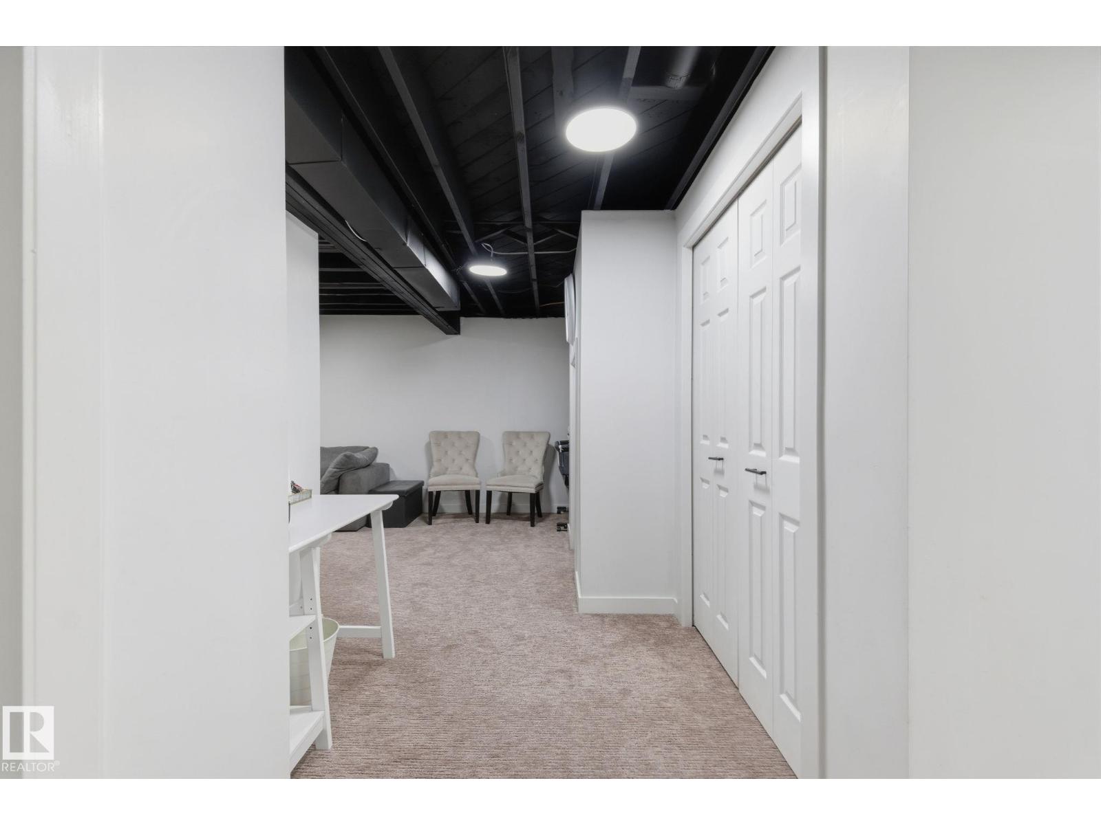 8043 135 Av Nw Property Photo 39