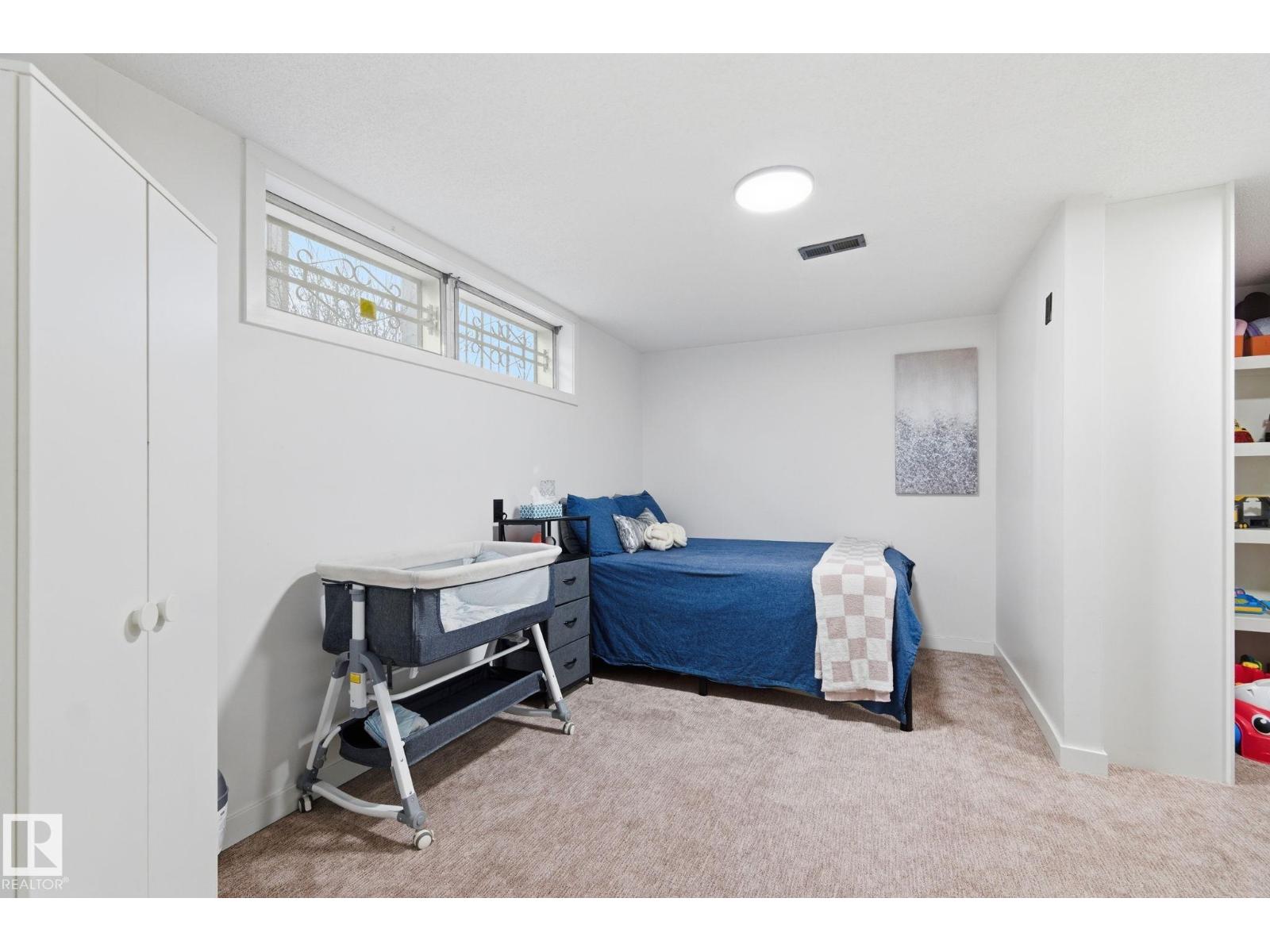 8043 135 Av Nw Property Photo 40