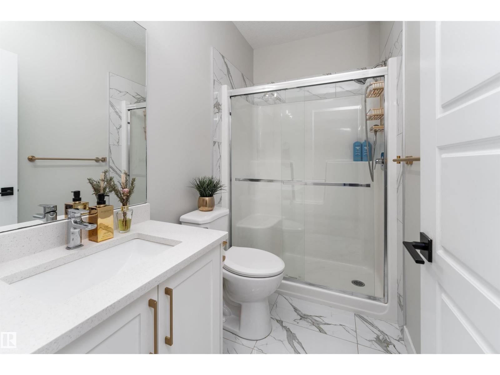 993 Berg Pl Property Photo 10