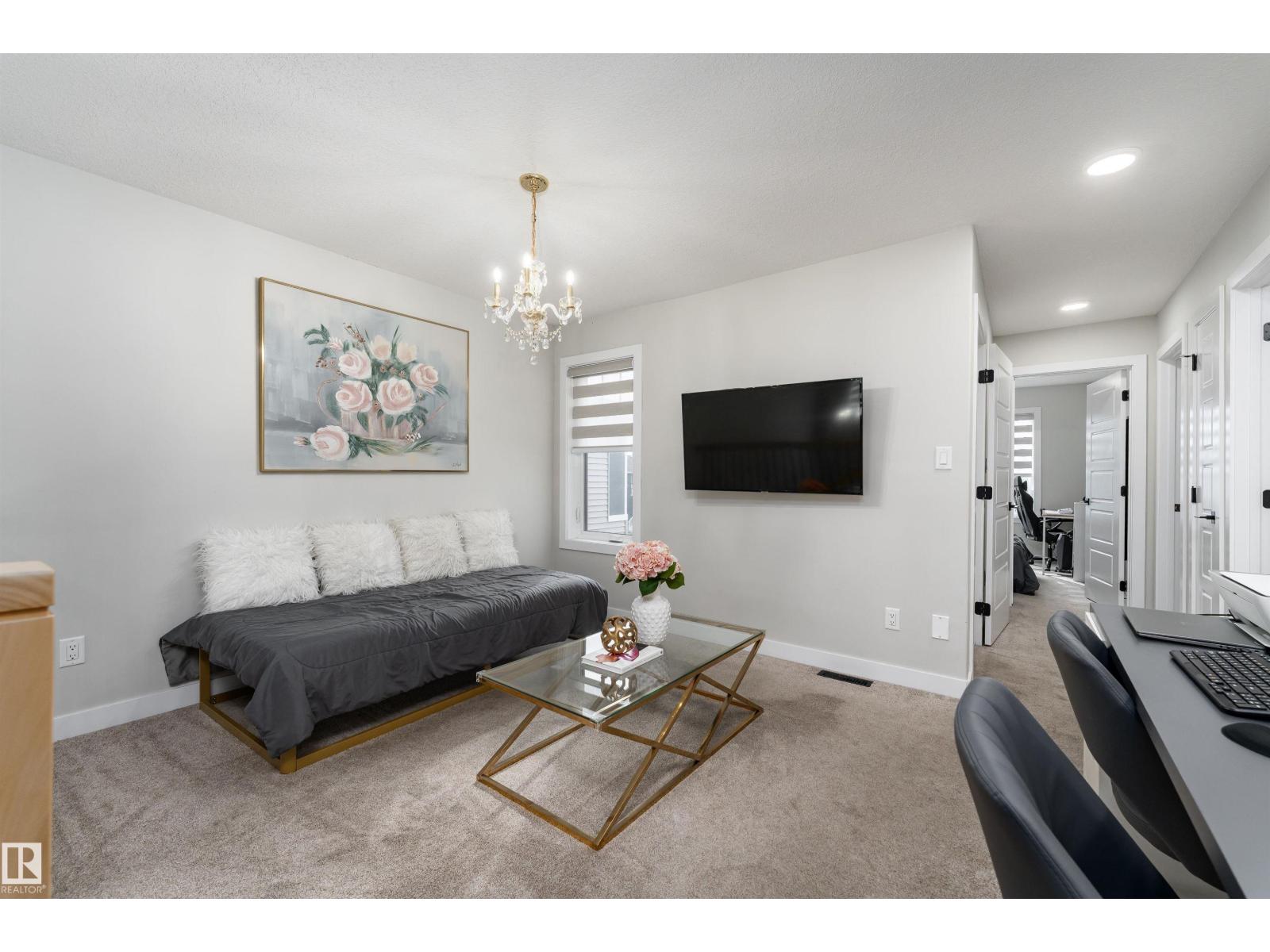 993 Berg Pl Property Photo 11