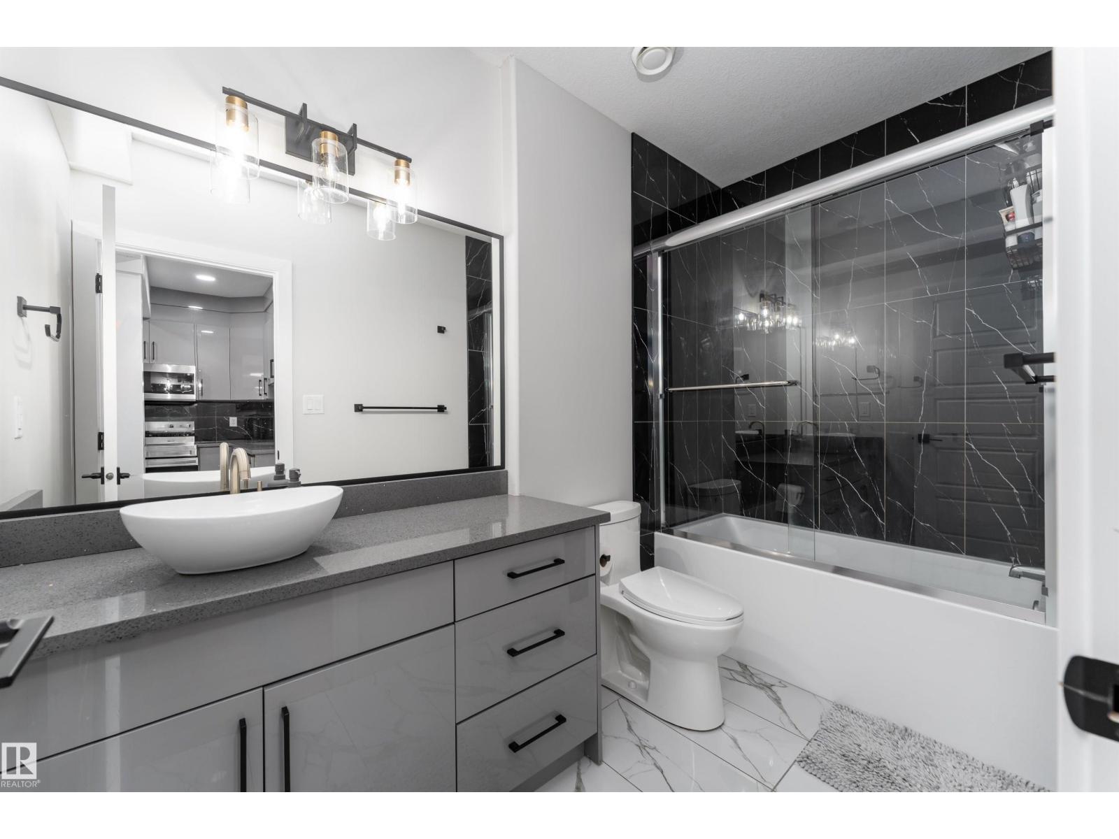 993 Berg Pl Property Photo 23