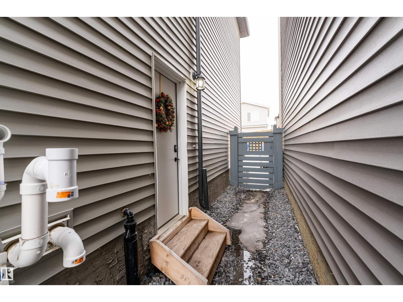 993 Berg Pl Property Photo 27
