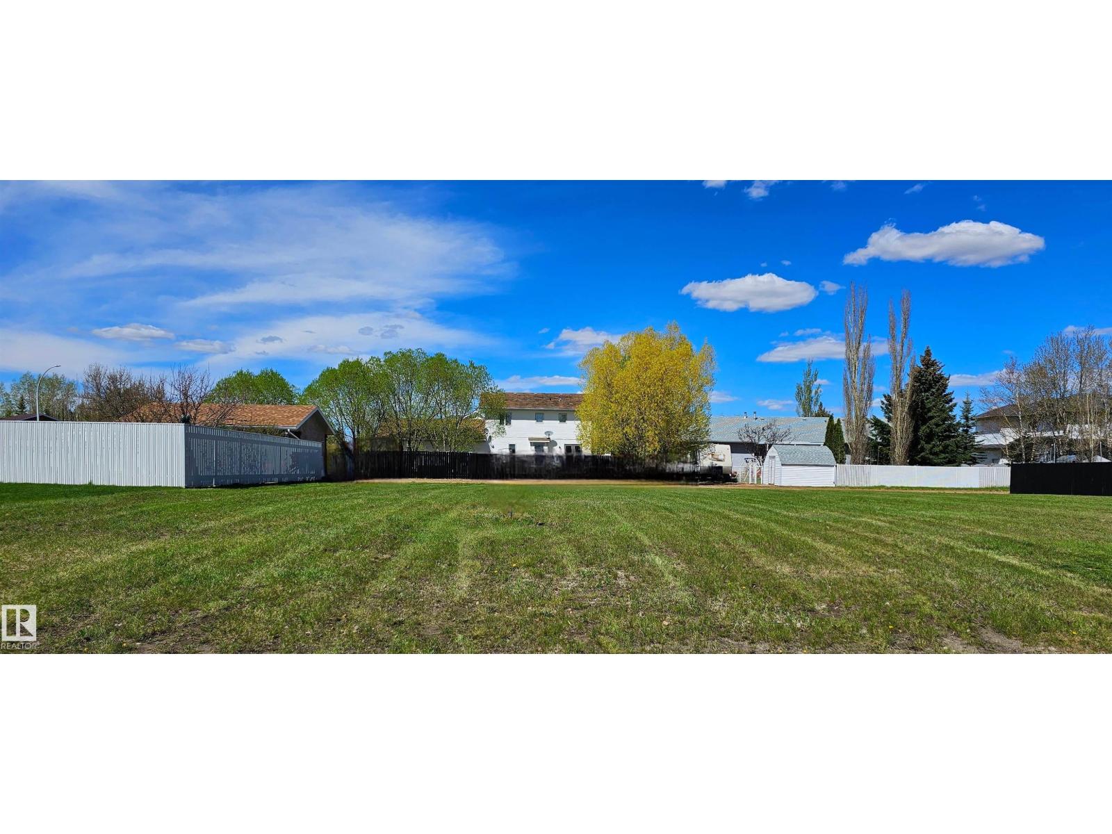 4524 54 Av Property Photo 1