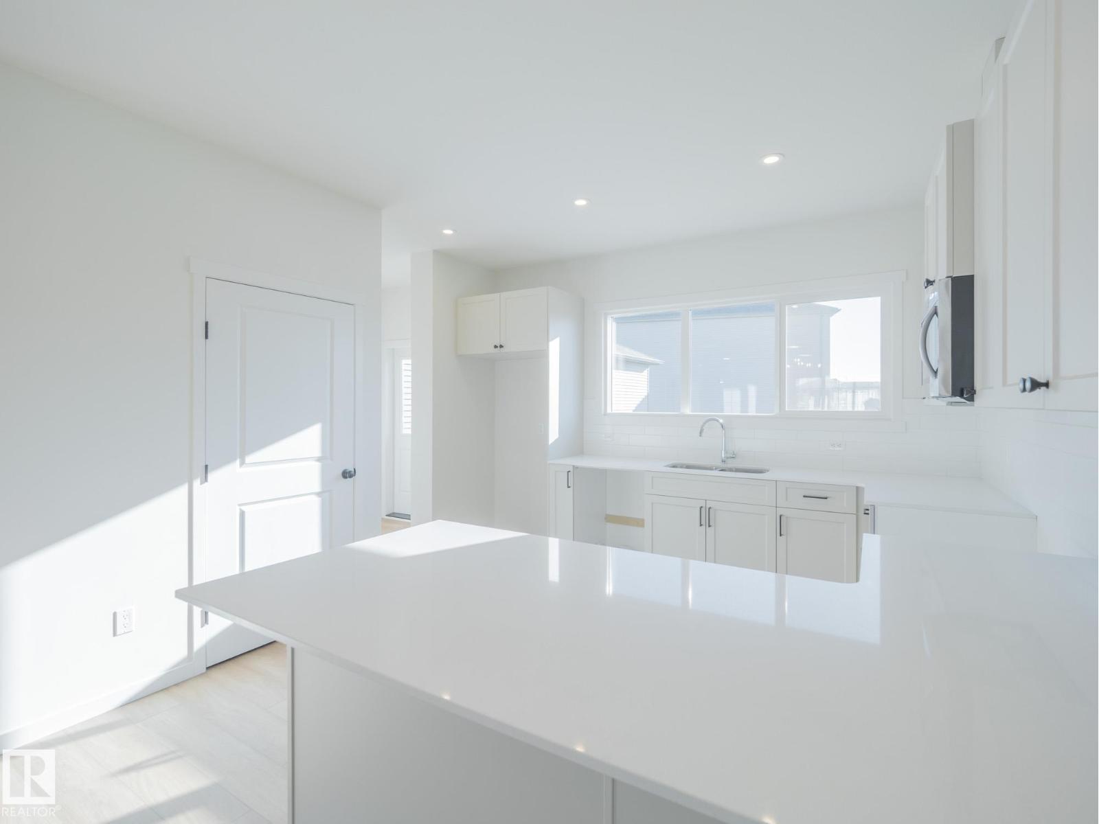 17227 4 St Nw Property Photo 6