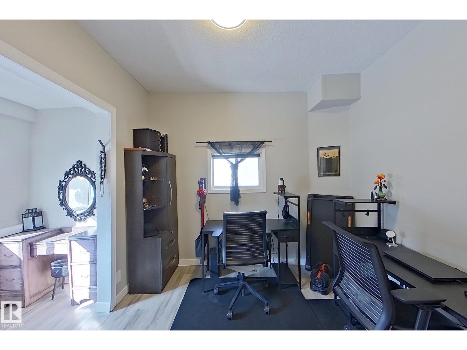 9328 106a Av Nw Property Photo 2