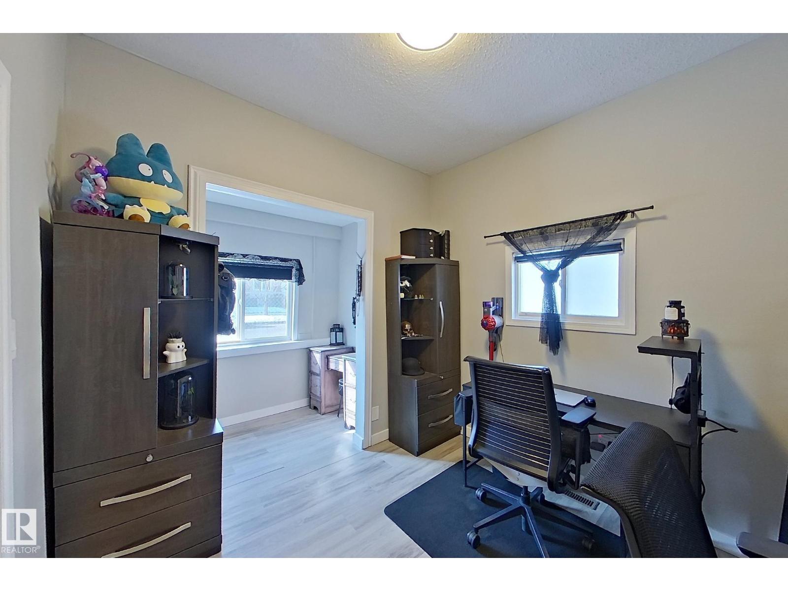 9328 106a Av Nw Property Photo 3