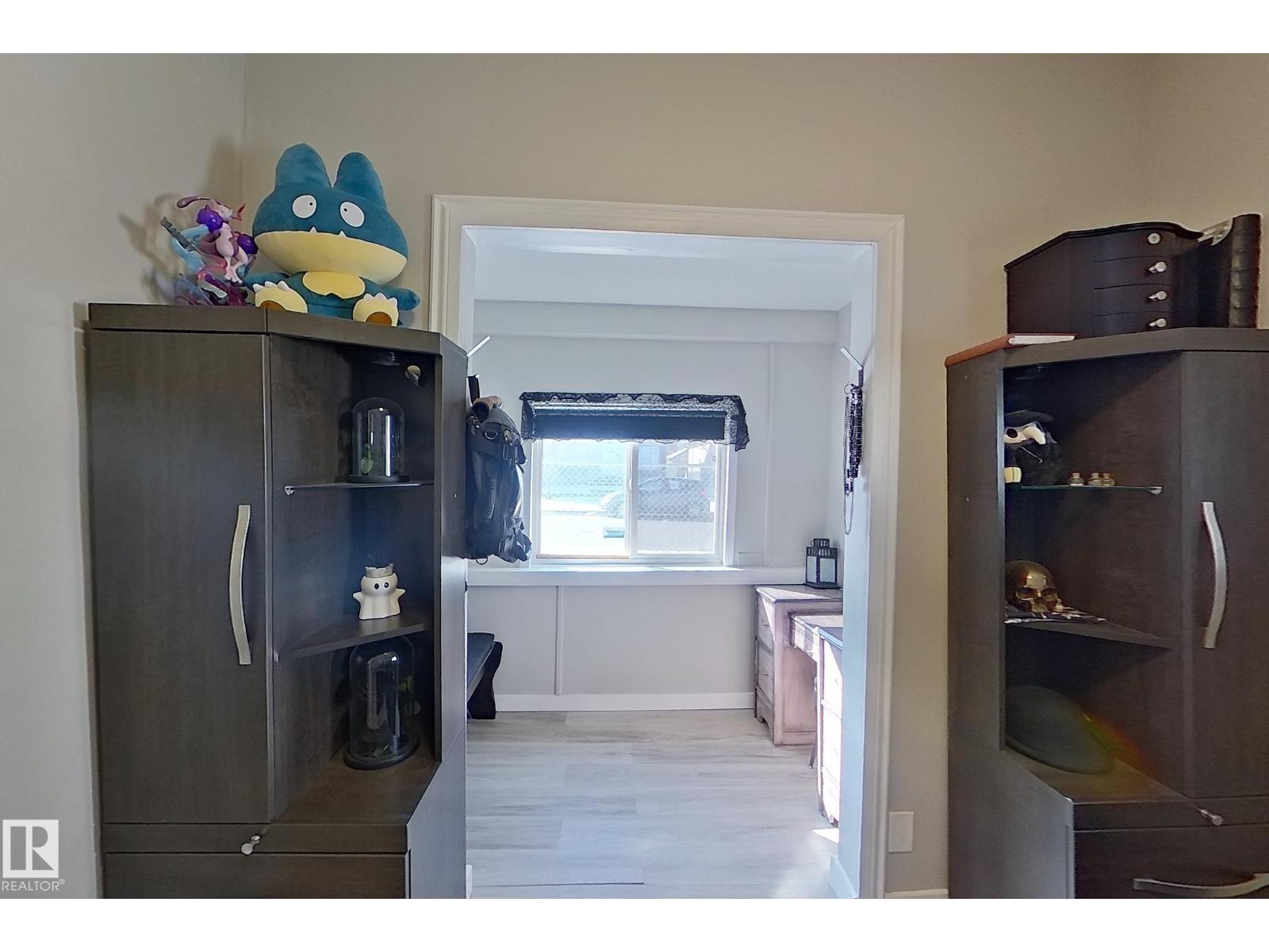 9328 106a Av Nw Property Photo 5