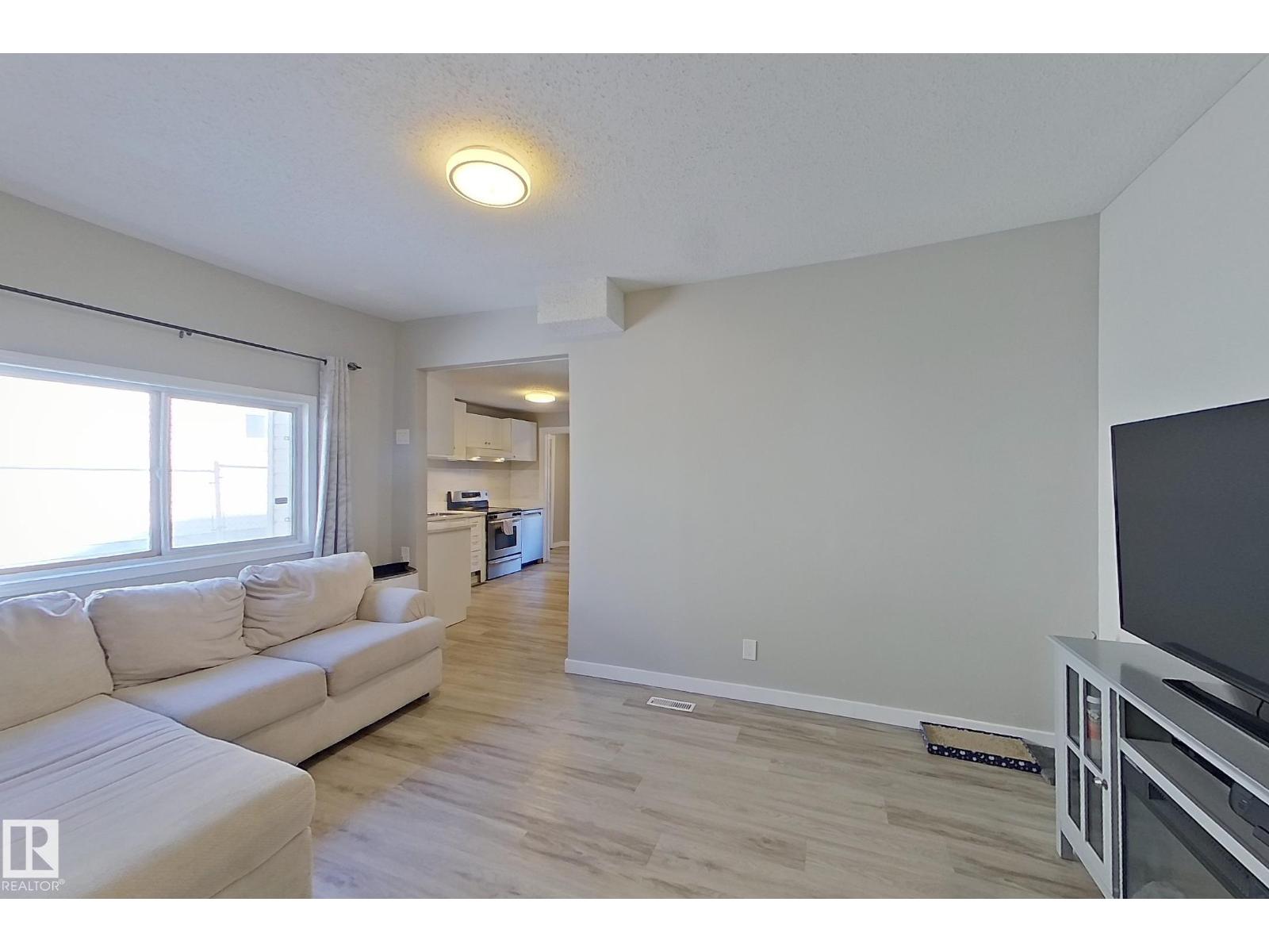 9328 106a Av Nw Property Photo 6